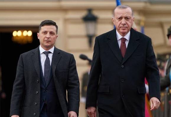 علام أكد أردوغان خلال اتصال هاتفي مع زيلينسكي؟