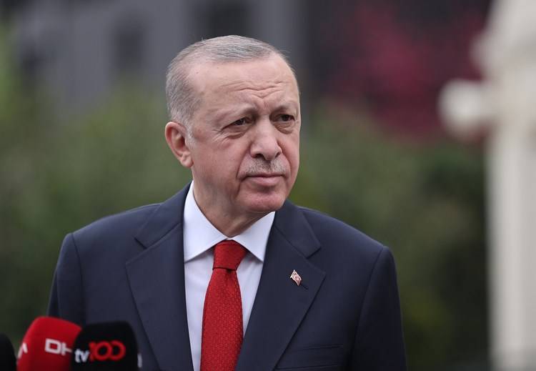 لابيد يشكر إردوغان على إحباط محاولات المس بإسرائيليين