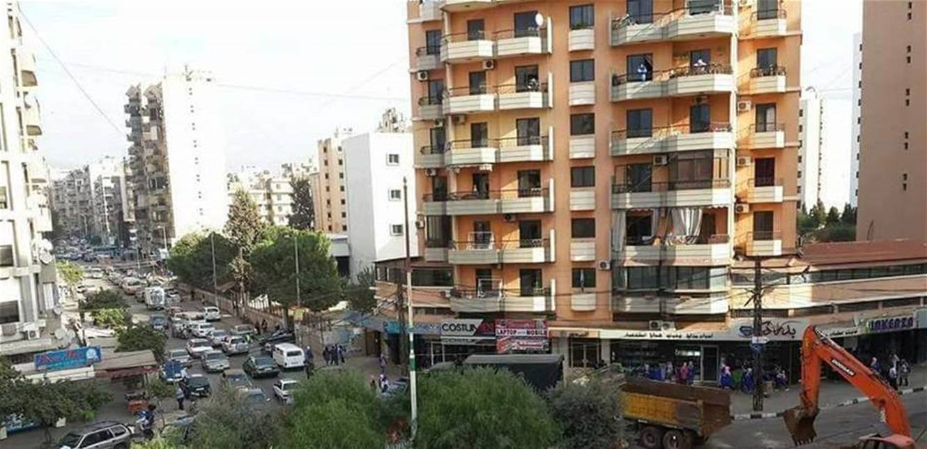 سقطت من شرفة منزلها ونجت.. وزوجها قد يكون السبب