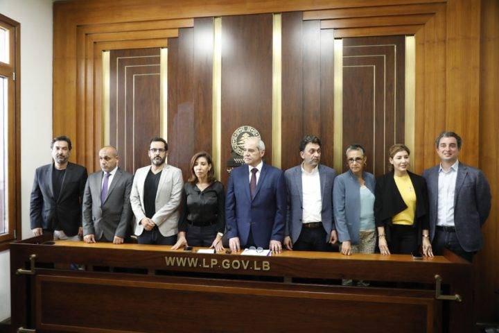 هدية على طبق من فضّة من التغيريين إلى فريق 8 آذار