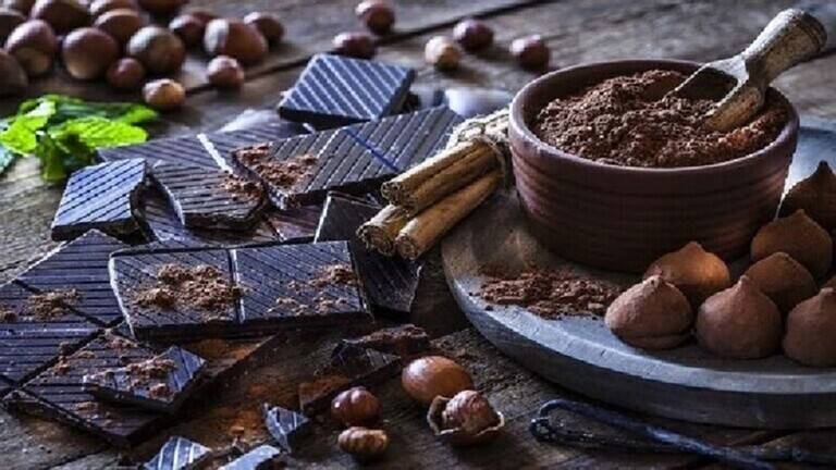 خبيرة تغذية تكشف الخصائص المفيدة للشوكولاتة الداكنة