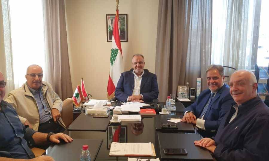 بوشكيان بحث مع نسناس وضع مواصفات

في التأمين تؤمن السلامة العامة والحماية