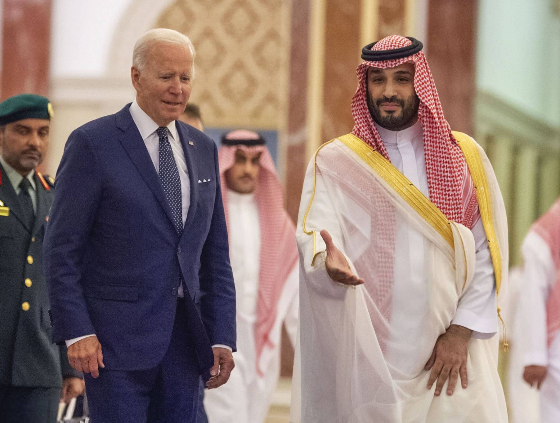 بايدن يصل السعودية مُباشرة من الأراضي المحتلة ويلتقي الملك السعودي وولي عهده