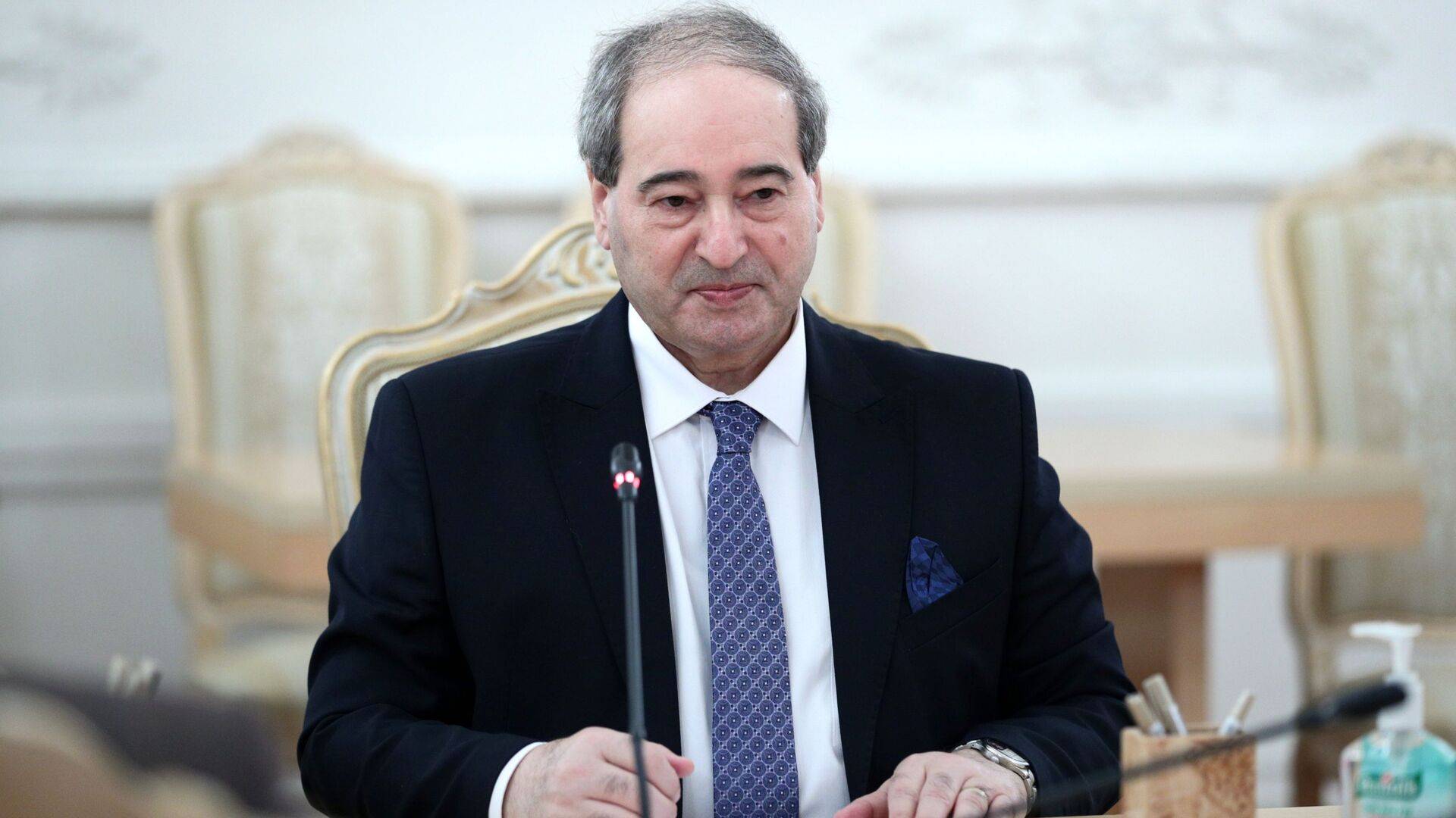 المقداد يصل الى طهران