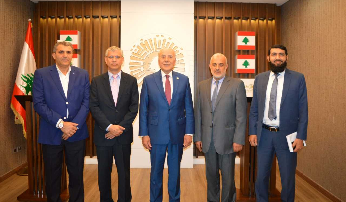 توثيق وتطوير العلاقات الاقتصادية محور اجتماع دبوسي مع سفير باكستان