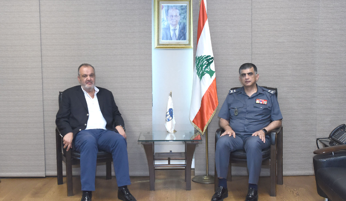 عثمان عرض الأوضاع مع بوشكيان