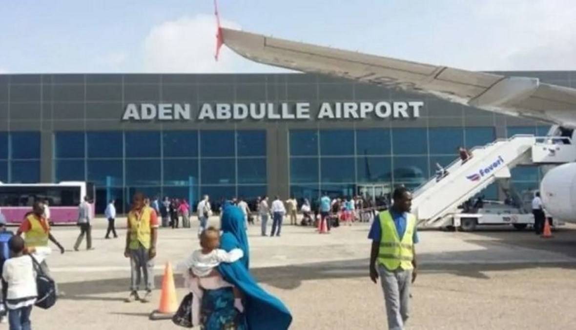 تحطم طائرة بعد هبوطها في مطار مقديشو بالصومال