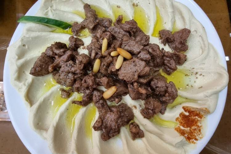 طريقة عمل حمص باللحم المحمر