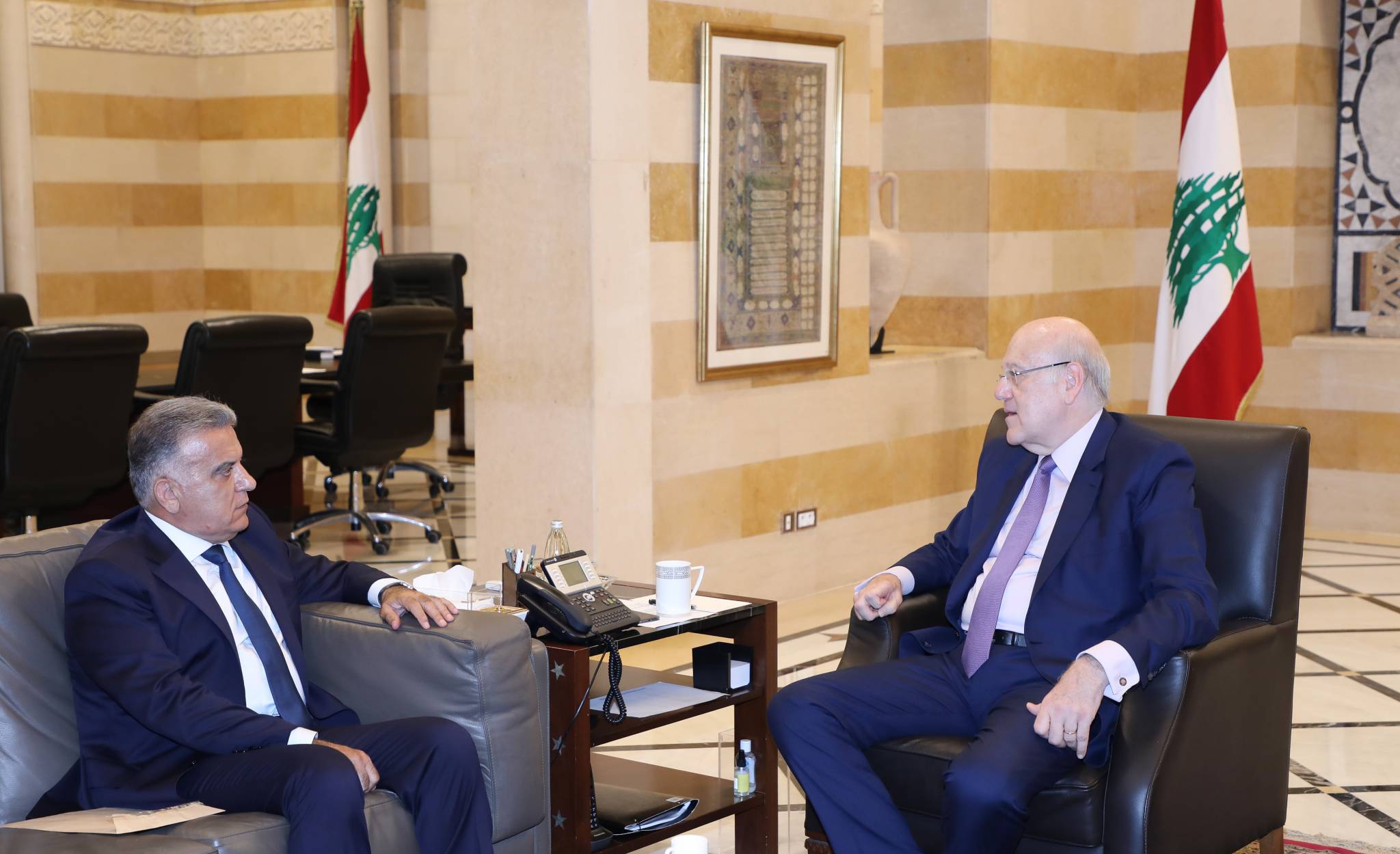 لازارو: لمواصلة التعاون مع السلطات اللبنانيّة لتحقيق السلام
رئيس الحكومة عرض الوضع الأمني
مع قائد الجيش واللواء ابراهيم