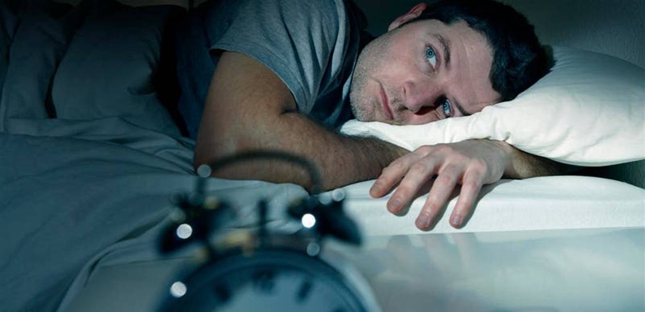 مفاجأة عكس الاعتقاد الشائع.. الاستيقاظ ليلًا أمر طبيعي تمامًا!