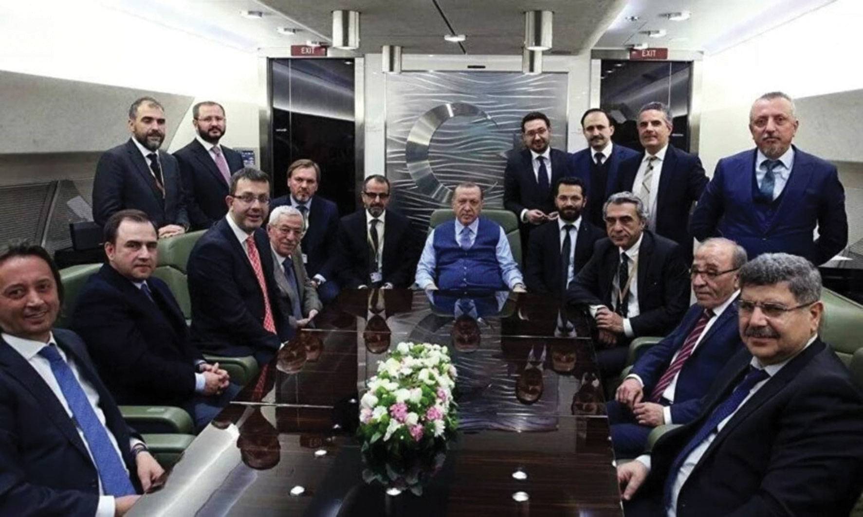 تركيا وروسيا وإيران تدعو الولايات المتحدة لسحب قواتها من شرقي سوريا