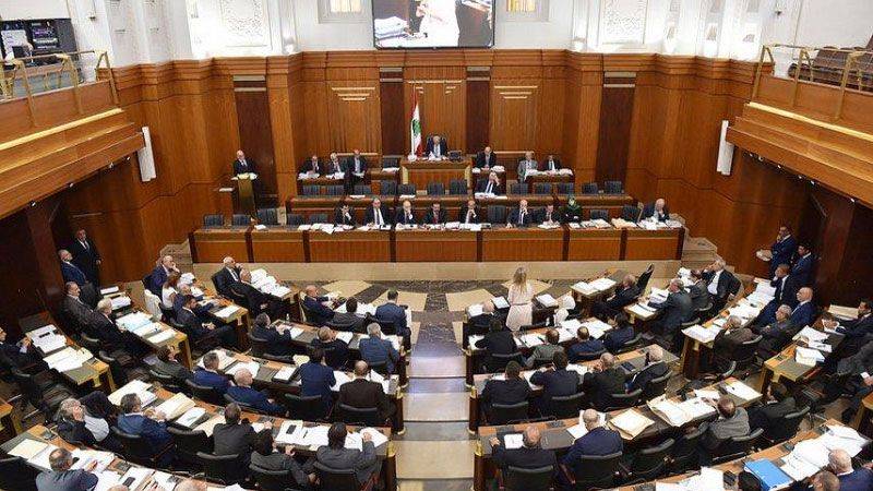 جلسة تشريعيّة حافلة بالبنود والسجالات.. مجلس النواب أقرّ 4 قوانين وأسقط 6 اقتراحات
فوز 7 نواب بالتزكية لعضويّة المجلس الأعلى لمحاكمة الرؤساء والوزراء.. والصايغ يستقيل
بري: «في ناس جايي تعمل مشكل هون..» ــ ميقاتي: إذا كنتم تريدون رفع الدعم فليصدر المجلس توصية