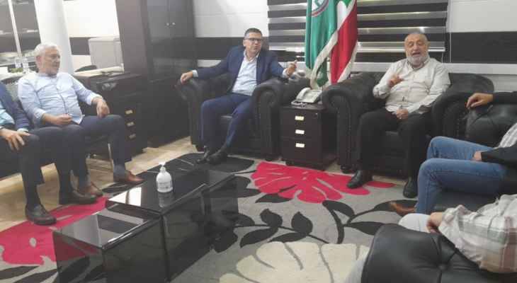 قيادتا "أمل" وحزب الله: نؤكد على التمسّك
بحق لبنان باستخدام كلّ أوراق القوة لحفظ حقوقه