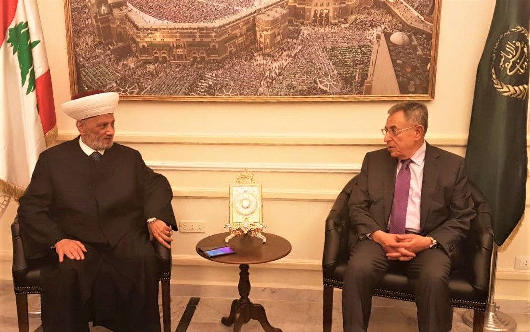 إتصال خلف الأضواء بين دريان والسنيورة.. ما هي أهدافه؟