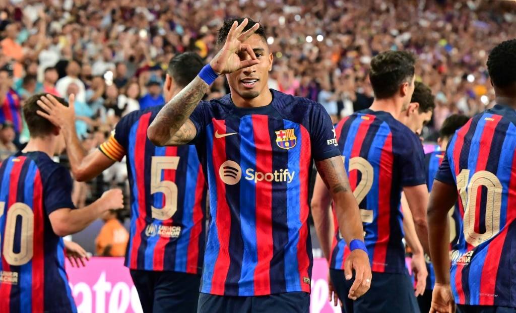 صاروخ رافينيا يحسم الكلاسيكو لمصلحة برشلونة على حساب ريال مدريد