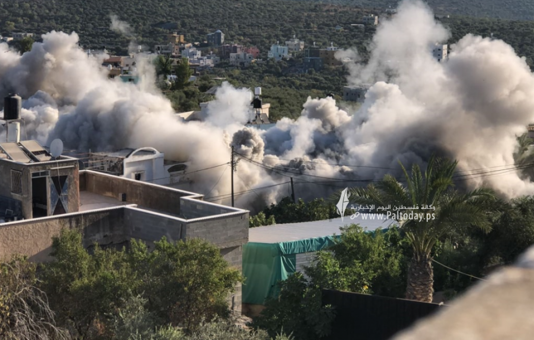 اتهمهما بتنفيذ هجوم وقتل مستوطن
الاحتلال يهدم منزلي الأسيرين في سلفيت