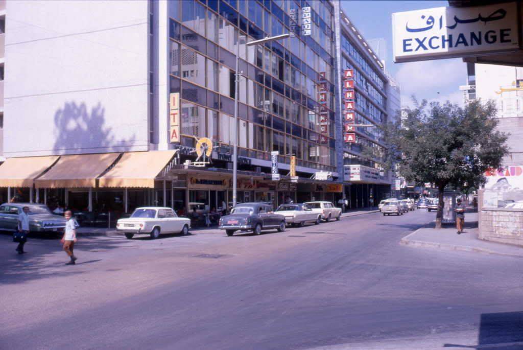 الدولار بـ 30 ألف.. هكذا افتتح سعر صرفه في السوق الموازية صباحاً؟