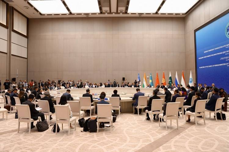 وفد أميركي رفيع في أفغانستان لبحث الأوضاع مع طالبان