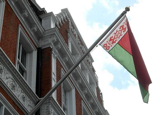 بيلاروسيا تخفض مستوى بعثتها الدبلوماسية في بريطانيا
