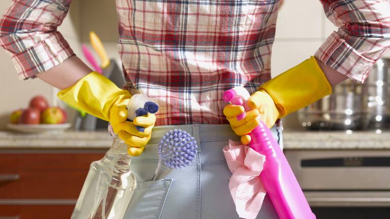 دراسة: الأعمال المنزلية والزيارات الاجتماعية ترتبط بتقليل مرض خطير!