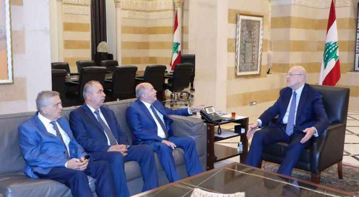 الأسمر : نطلب من القطاع العام العودة إلى
العمل وسنحمل أي مطالب أخرى لنصل الى اتفاق مبدئي