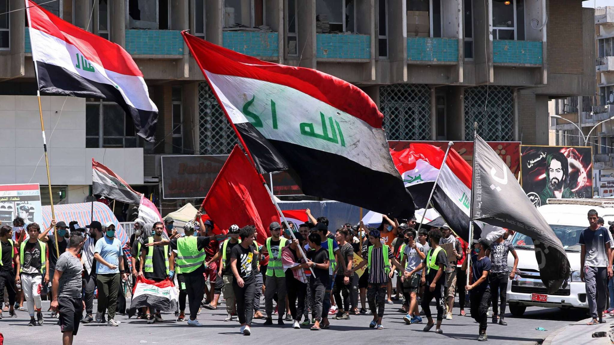 الكاظمي يدعو أنصار التيار الصدري الى الإنسحاب الفوري من المنطقة الخضراء