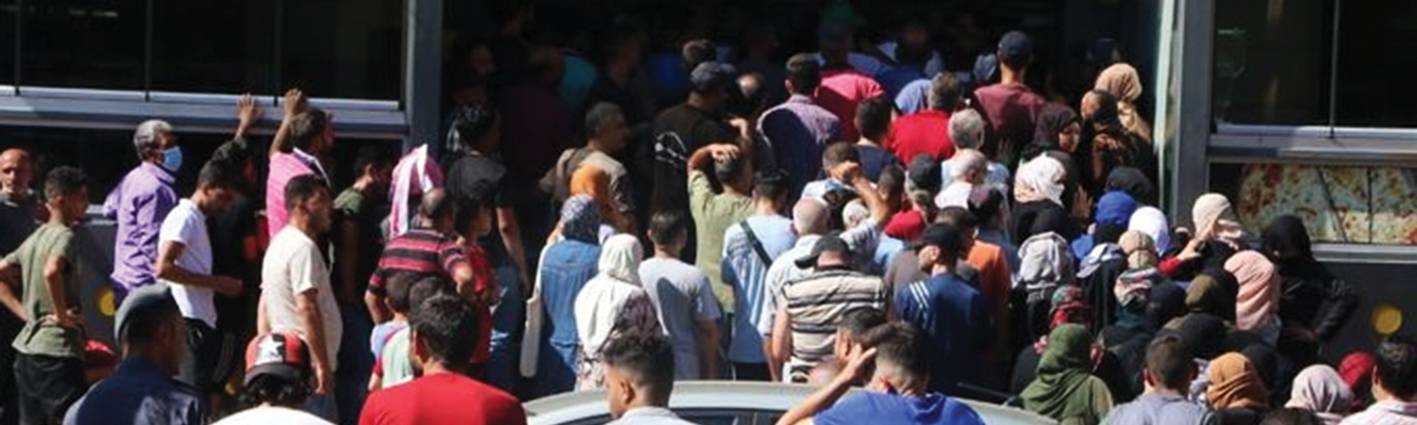 الموظفون رفضوا «الوعود الورقية»: لا تراجع عن الإضراب... وموقف مُتقدم لجنبلاط رئاسياً
ميقاتي يشترط اتصالاً من عون لزيارة بعبدا والرئيس يرد: أطلب موعداً
مُعادلة نصرالله تطوّق هوكشتاين: الغاز للبنان «حرباً أو سلماً»