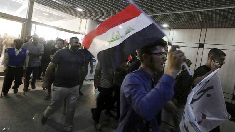 الصدر يدعو المعتصمين لإخلاء البرلمان العراقي