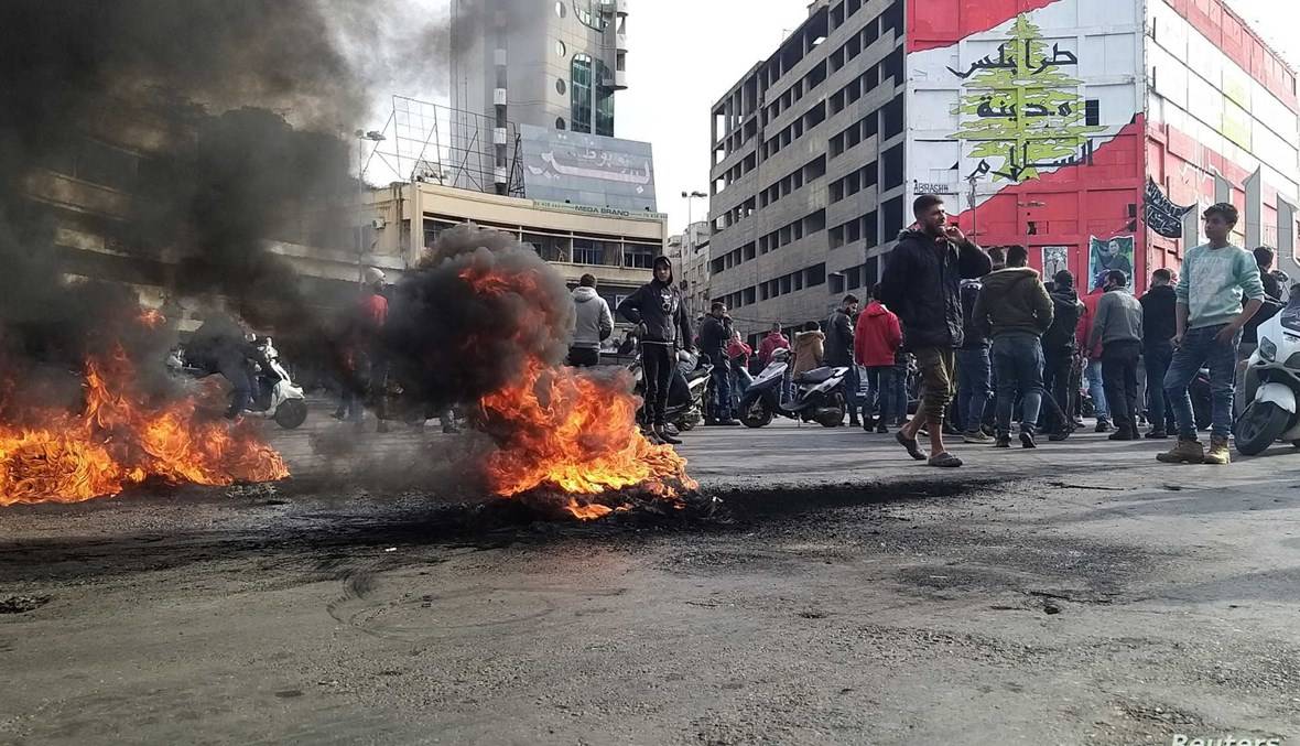 أصحاب «المولدات» في طرابلس أوقفوا محركاتهم اعتراضاً على تسعيرة الوزارة
فوضى واحتجاجات في الشارع... من يتصدّى لمافيا المولدات؟ وأين مشروع «نور»؟