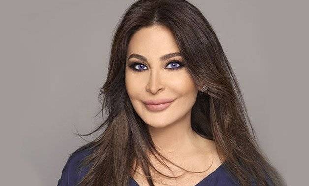 بالفيديو - إليسا تضج أنوثة وتبهر جمهورها رغم أنها كادت تقع أرضاً خلال الرقص بعفوية