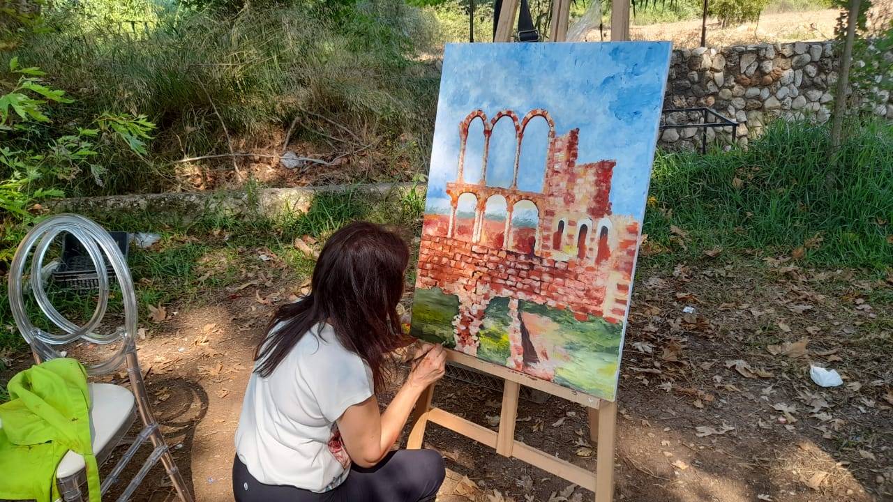 كفردلاقوس تلهم رسامي لبنان