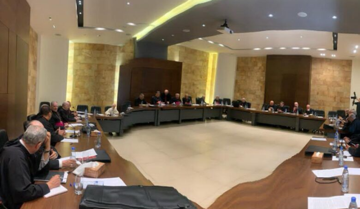 "المطارنة الموارنة" اكدوا تأييدهم لخطوات الراعي
وتخوفوا من الصدام بين اللبنانيين والنازحين