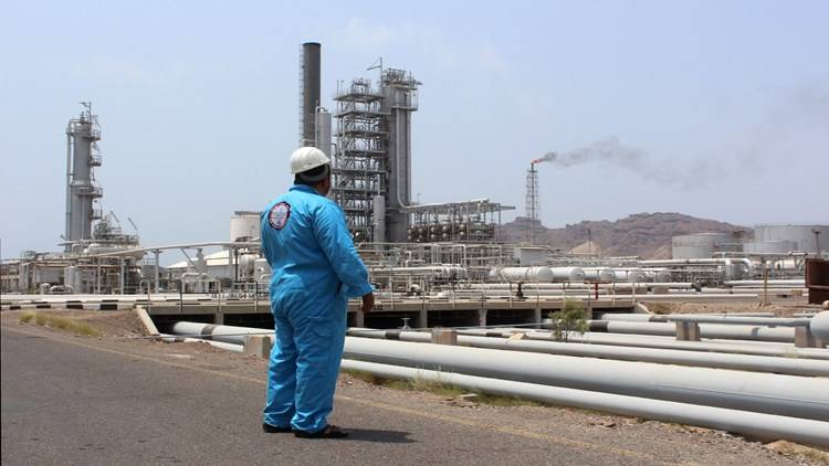 اليمن يتهم التحالف بنهب إيراداته