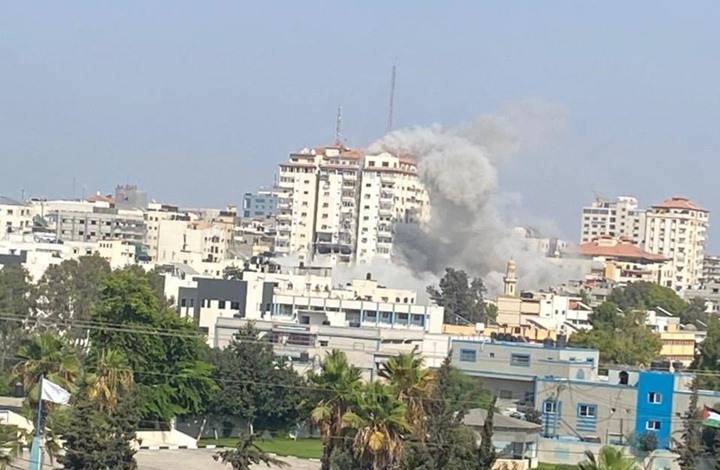 عدوان إسرائيلي على غزة: اغتيال قيادي فلسطيني وسقوط 10 شهداء بينهم طفلة
سرايا القدس تطلق أكثر من 100 صاروخ باتجاه تل أبيب