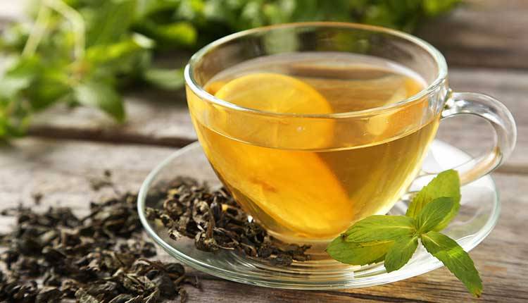 الشاي الأخضر.. كوب واحد منه يحتوي
على جرعة كبيرة من الفوائد الصحيّة