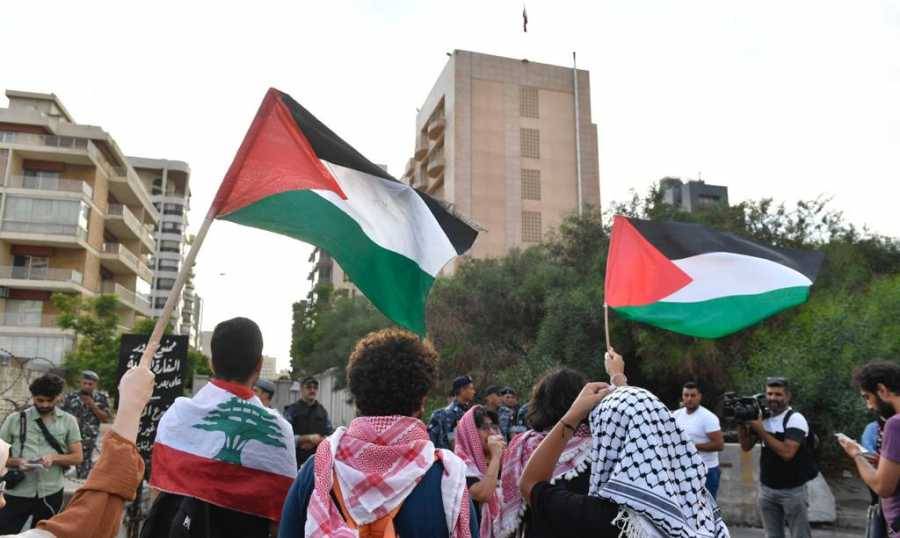 في بيروت.. مسيرة من أجل فلسطين ودعم غزة
