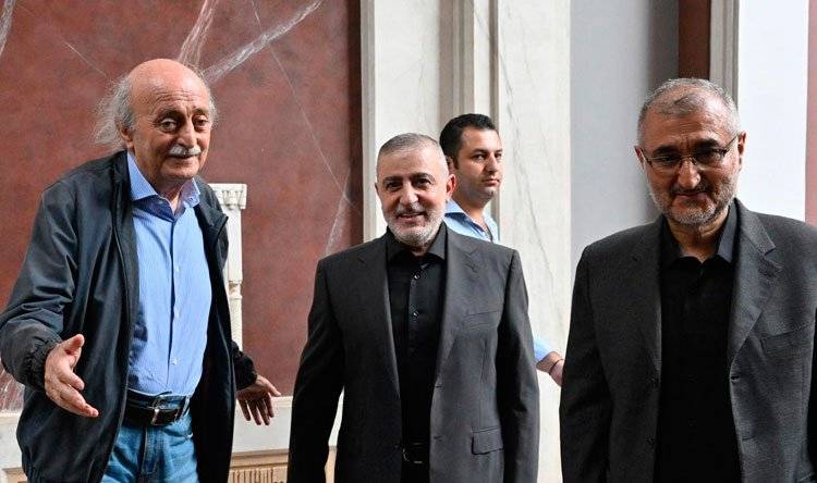 "من سينزعج فلينزعج".. الخليل بعد لقاءه جنبلاط: هناك رغبة مشتركة للتلاقي نسبة لظروف البلد والجلسات مفتوحة مع وليد بك