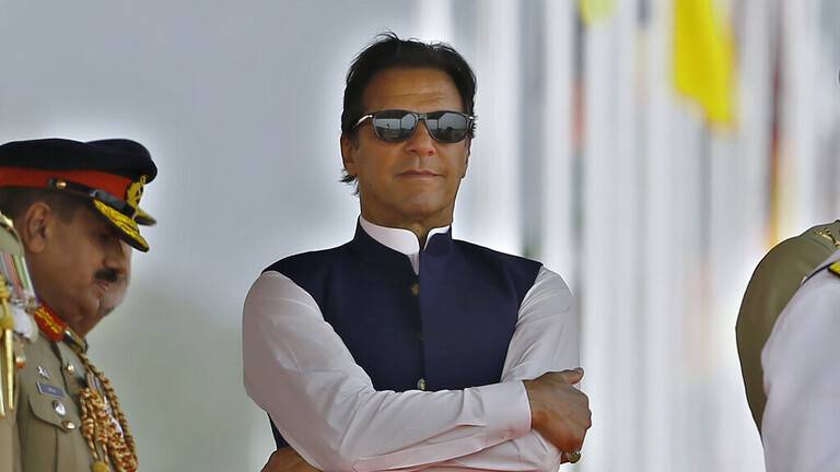 باكستان تحظر بث قناة معارضة مؤيدة لعمران خان