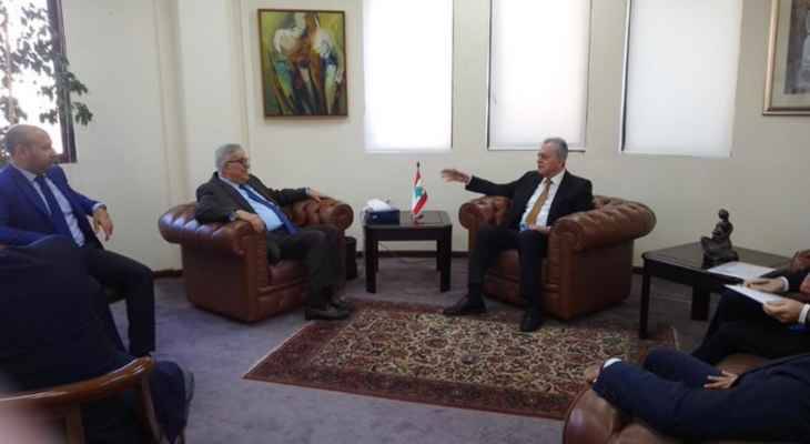 بحث ملف النزوح مع السفير السوري
بو حبيب: سوريا لم تترك
نقطة إلاّ وعالجتها