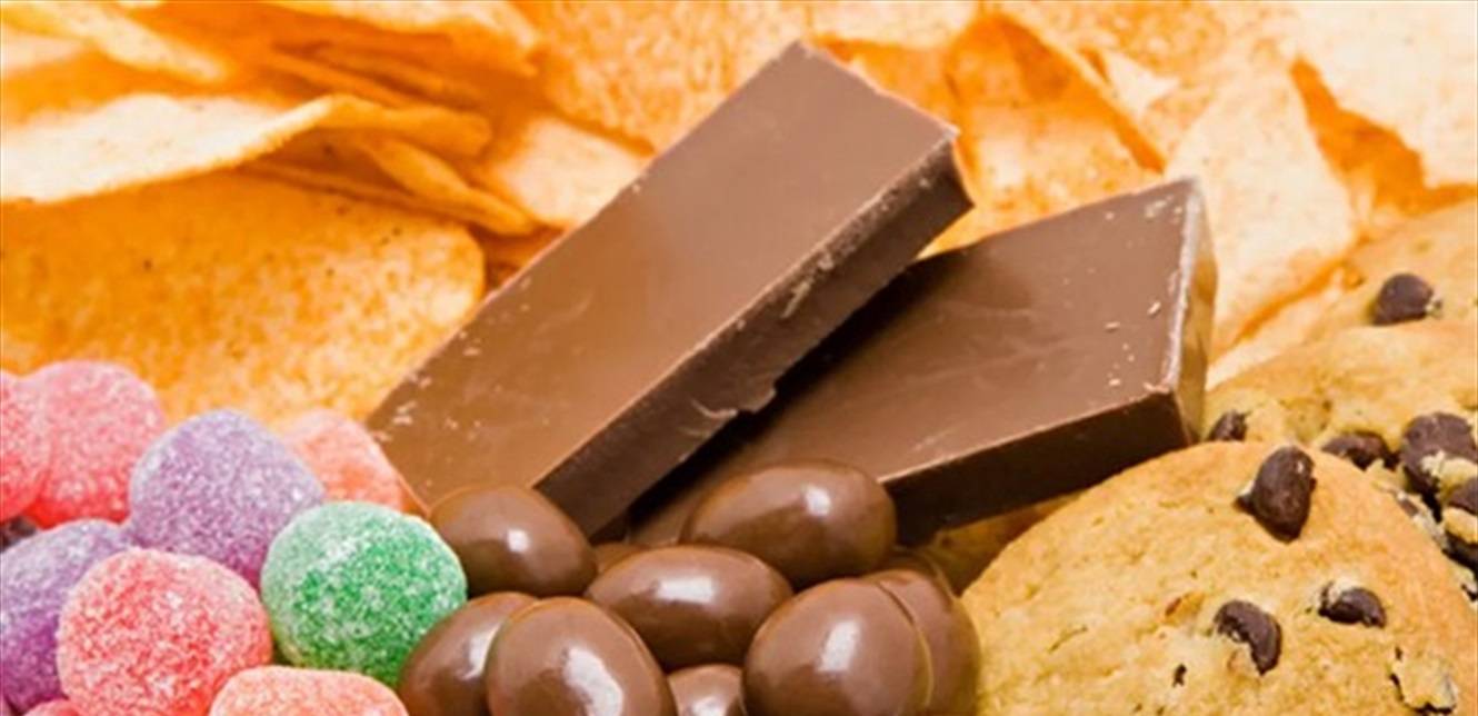تسبب الخرف.. أطعمة "خطيرة" تجنبها فورا