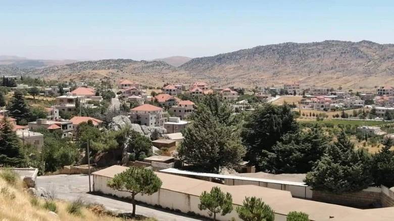 بعد مقتل 3 أشخاص في ظروف غامضة.. وقفة احتجاجية لأهالي هذه البلدة