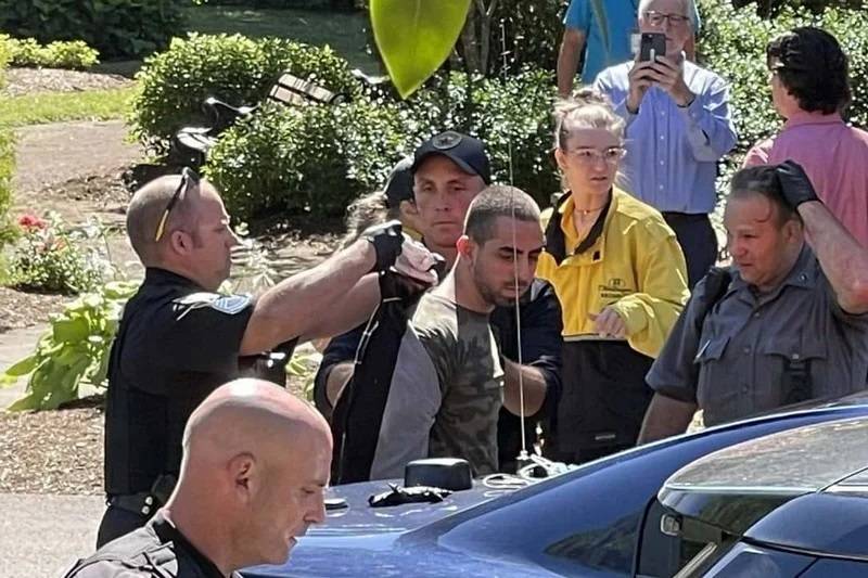 حقائق جديدة عن هادي مطر.. انتقل من نيوجيرزي واشترى تذكرة ليهاجم رشدي