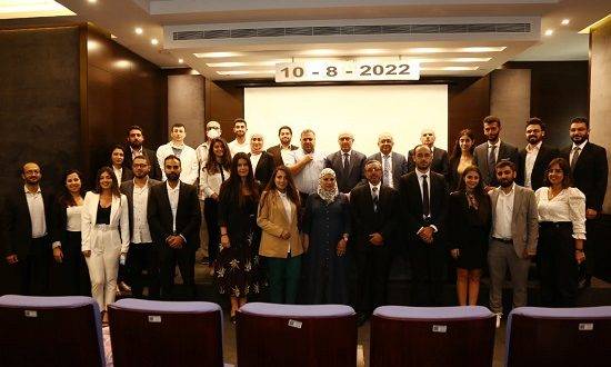 بخاش خلال قسم اليمين لأطباء جدد:
أنتم خير من سينهض بالقطاع