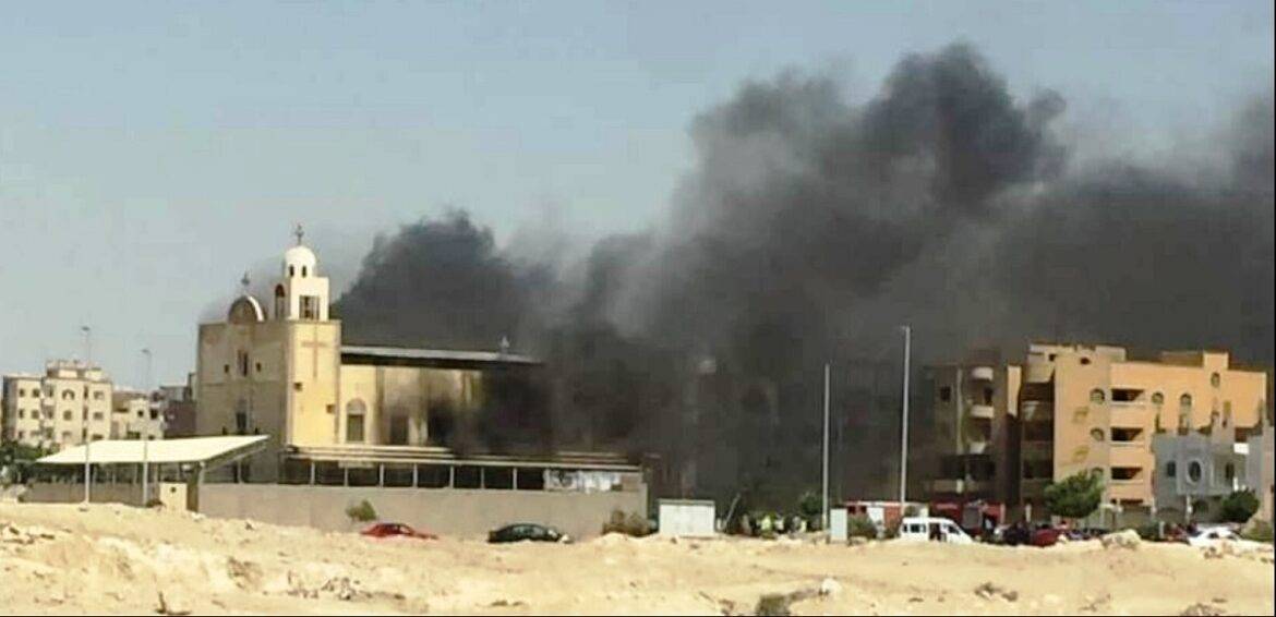 الثاني خلال 3 أيام.. حريق هائل يدمر كنيسة الأنبا بيشوي في مصر