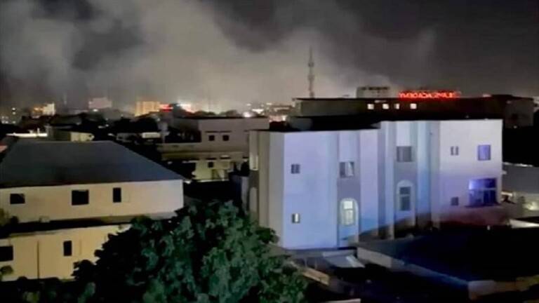 ارتفاع عدد ضحايا الهجوم الذي استهدف فندقا في مقديشو الى 20 قتيلا و40 جريحا