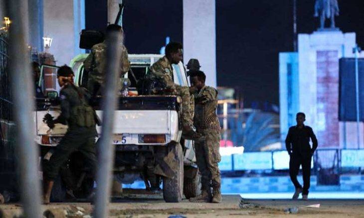 أ.ف.ب: مقتل ثمانية مدنيين على الأقل في هجوم على فندق في العاصمة الصومالية