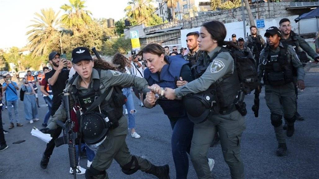 50 انتهاكا إسرائيليا بحق الصحفيات الفلسطينيات خلال 6 أشهر