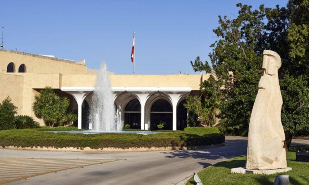 تعدد صفات رئاسة الجمهوريّة مؤشر الى تعطيل انتخاباتها
المرشح «التحدّي» لـ «القوات» مشروع تصادمي وهبوط في الأسماء