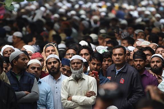 قرار المحكمة يثير غضباً في الهند.. قاضي يفرج عن متحرش ومعتدي بحجة ملابس الضحية المستفزة