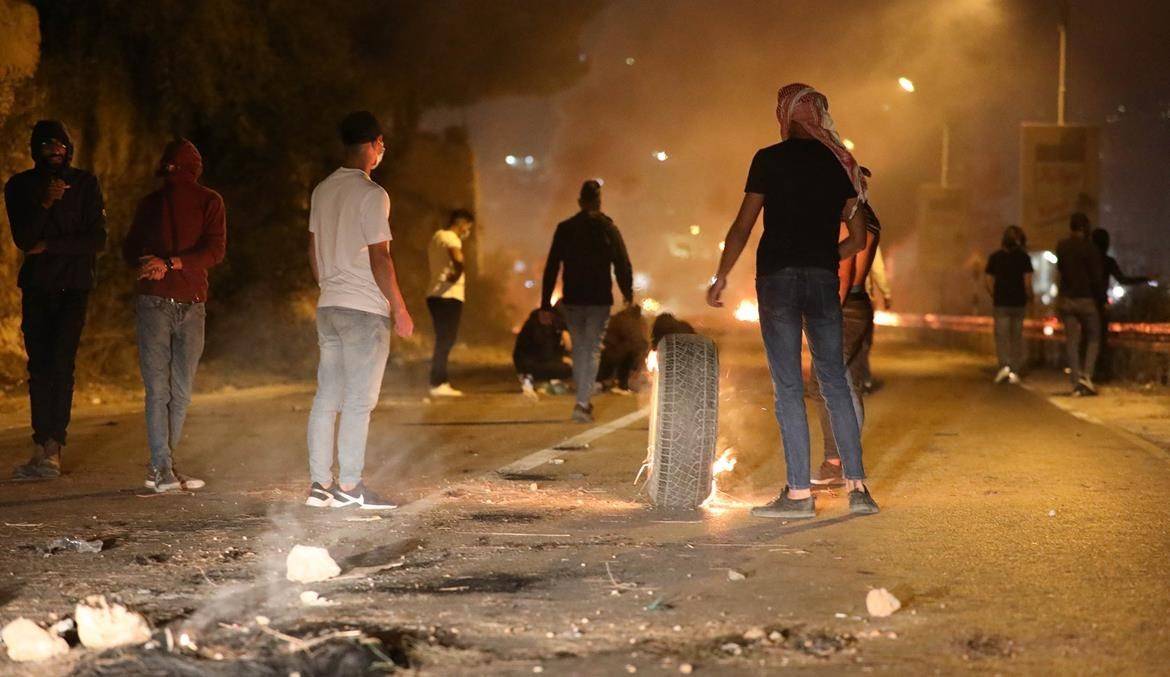 شهيد و31 مصاباً خلال التصدي لقوات الاحتلال الإسرائيلي في نابلس